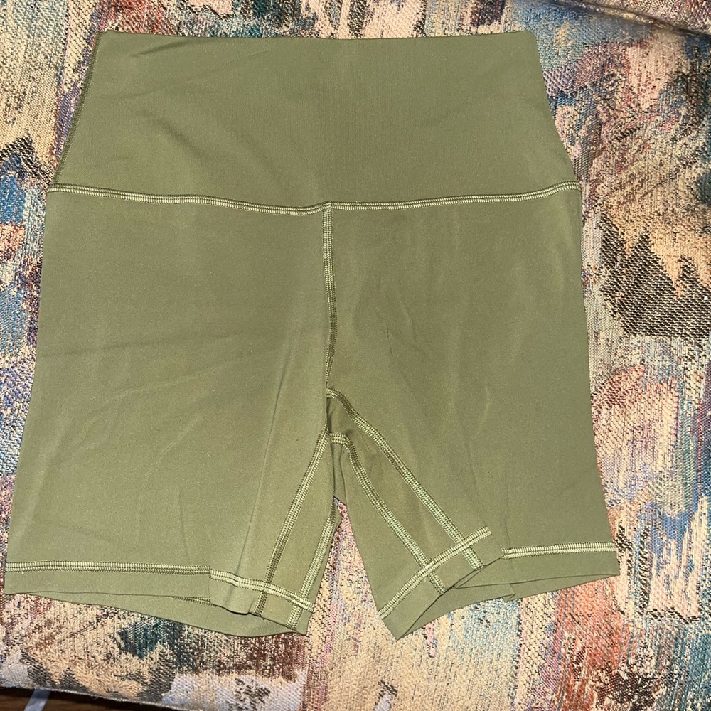 Green Lulu Lemon Allign shorts